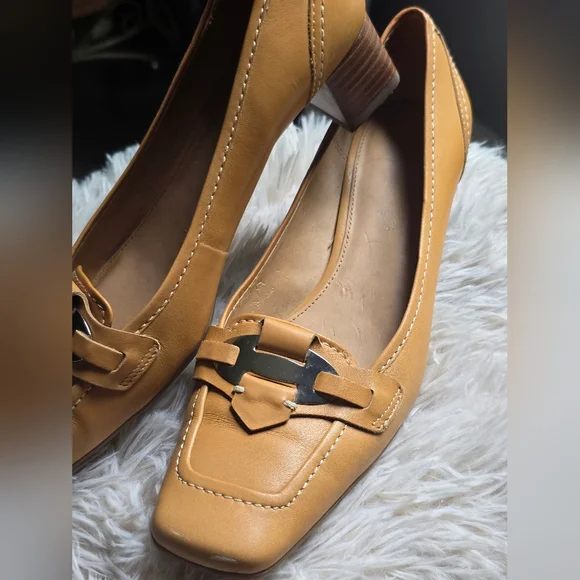 Etienne Aigner Vintage Dress Shoes Mustard Yellow Tan Leather Shoes-Size 8.5 - Picture 1 of 16